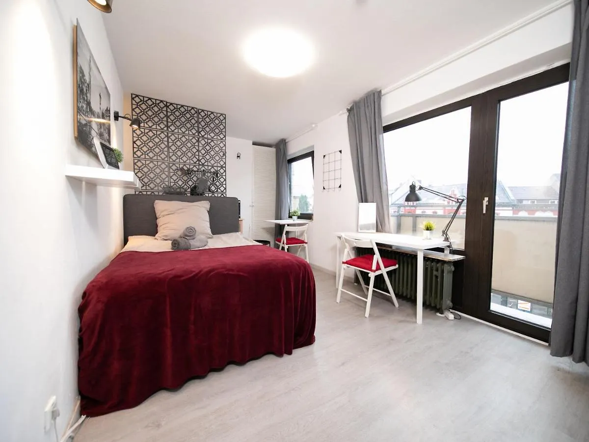 Studio Rosso - Zentral - Altstadt - Balkon - Messe Apartment Dusseldorf 0*,  Germany